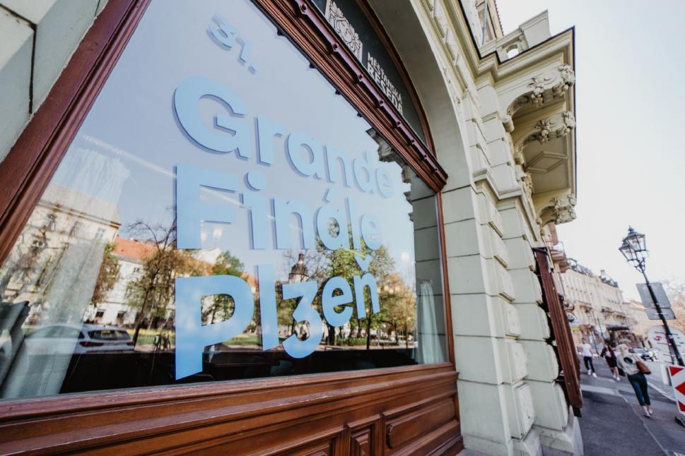 A začínáme! A začínáme!