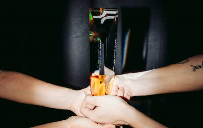 Sledujte slavnostní zakončení online! Sledujte slavnostní zakončení online!