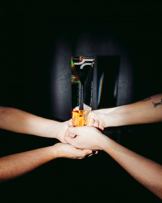 Sledujte slavnostní zakončení online! Sledujte slavnostní zakončení online!