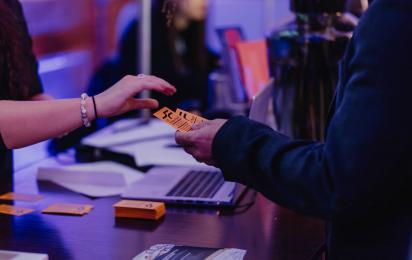 Ve čtvrtek 5. 9. spouštíme předprodej vstupenek a akreditací Ve čtvrtek 5. 9. spouštíme předprodej vstupenek a akreditací