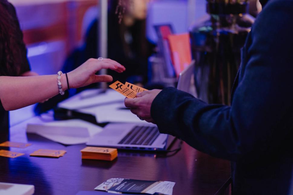 Ve čtvrtek 5. 9. spouštíme předprodej vstupenek a akreditací Ve čtvrtek 5. 9. spouštíme předprodej vstupenek a akreditací